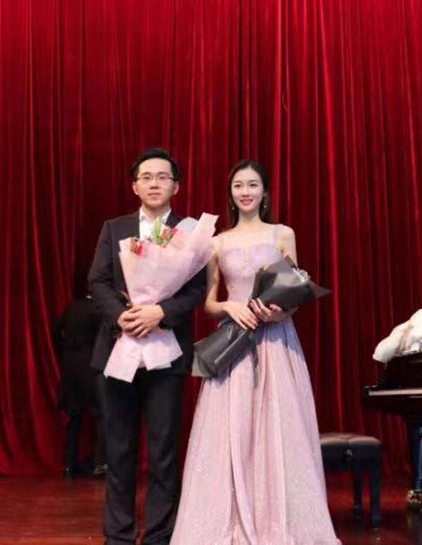 芝加哥外围女经纪人